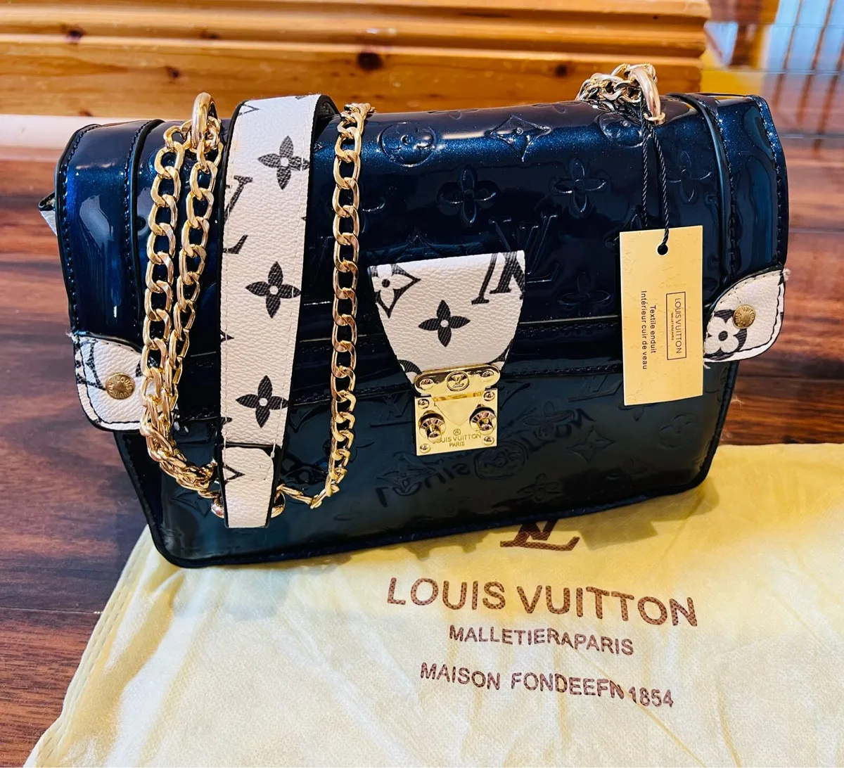 Brand new lv bag - Image 1