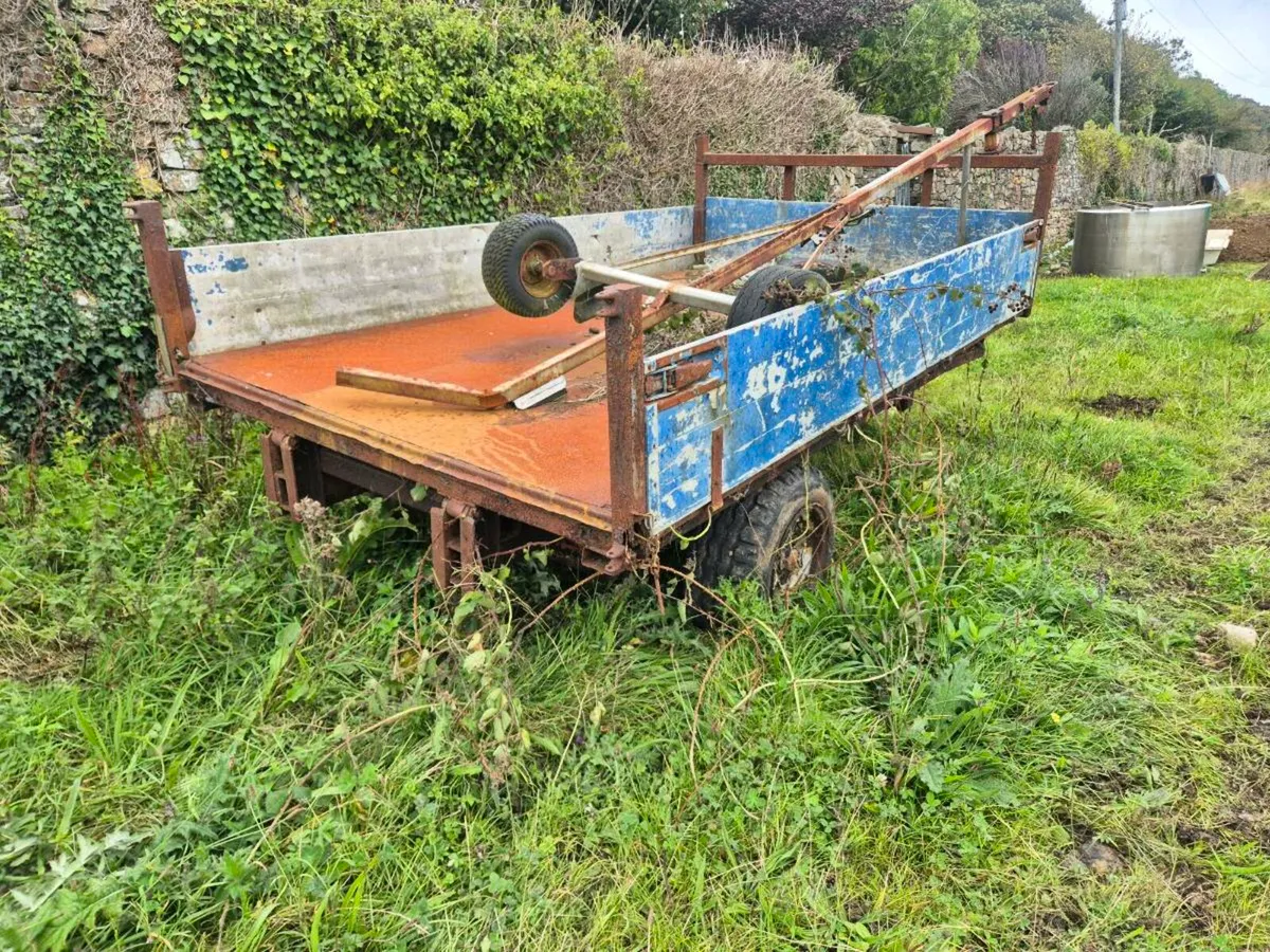 Tipping trailer - Image 1