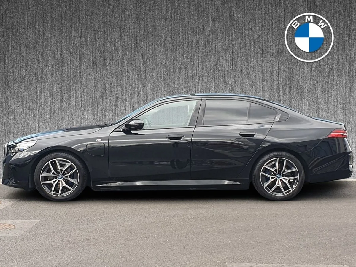 BMW 5 Series 530e M Sport Saloon - Image 4