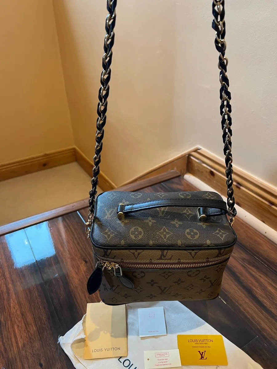 Brand new lv cosmetics bag - Image 2