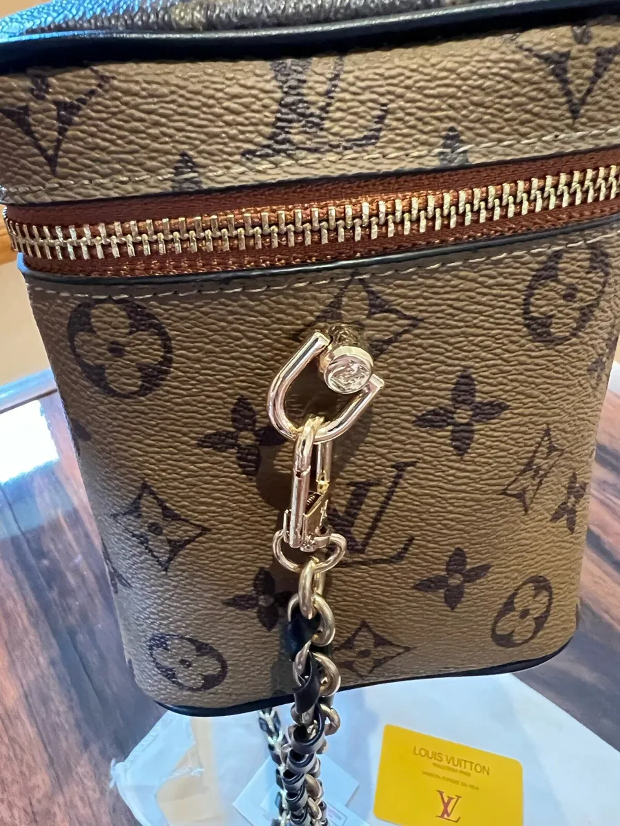 Brand new lv cosmetics bag - Image 3