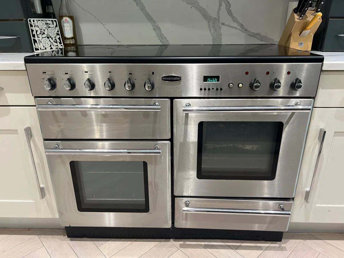 Table, Microwave, Rangemaster & Coffee Machine. - Image 2