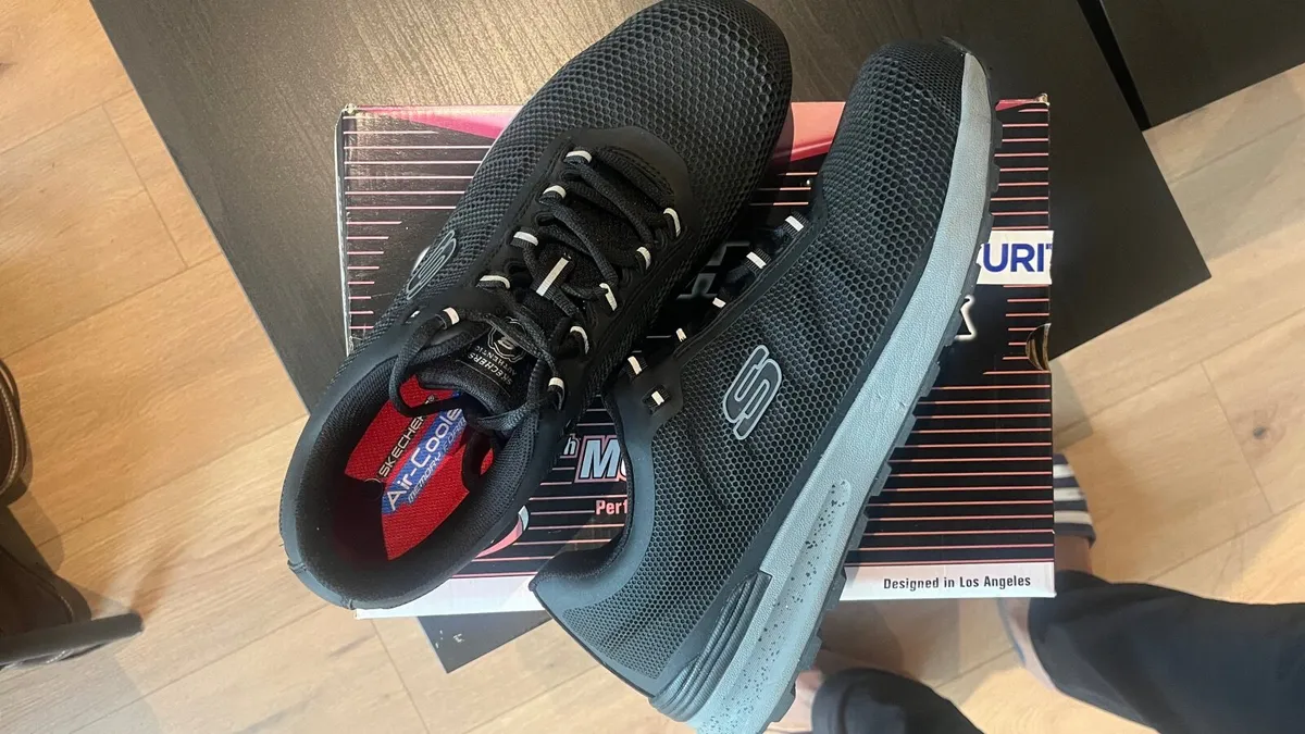 Safety shoes - Image 1