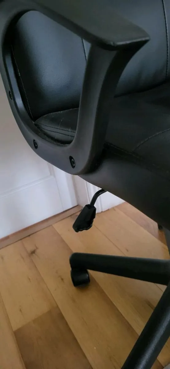 Office chair - Image 3