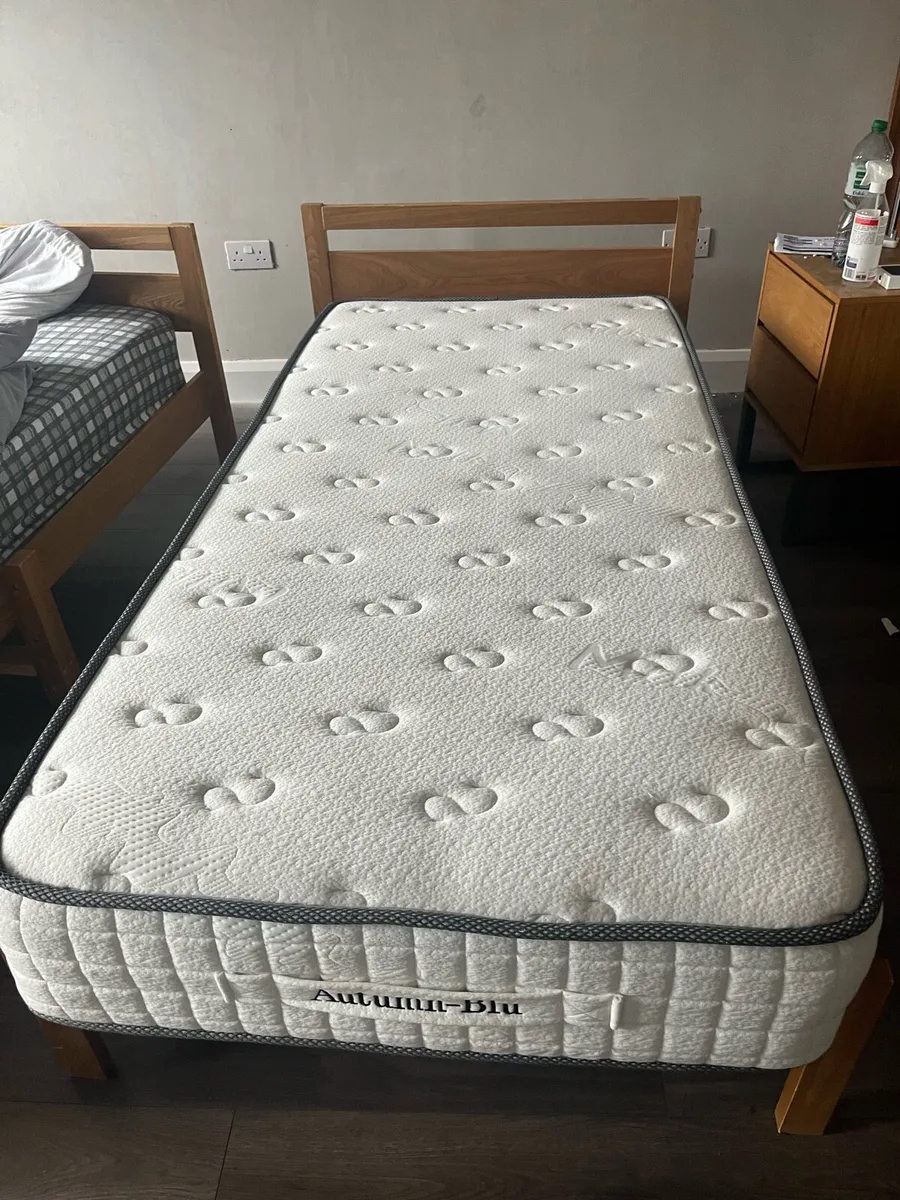 2 Single Beds - Image 3