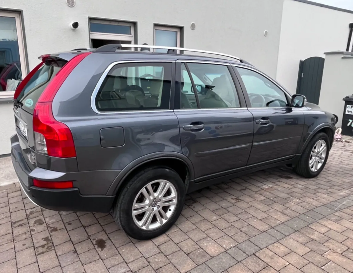 Volvo XC90 D5 AWD - Image 1
