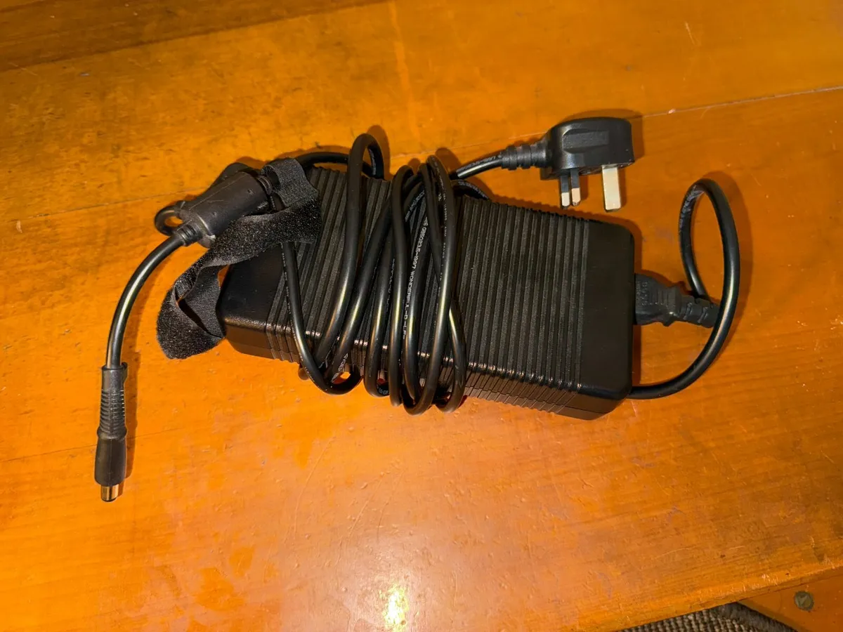 230W HP charging block for laptops/PCs