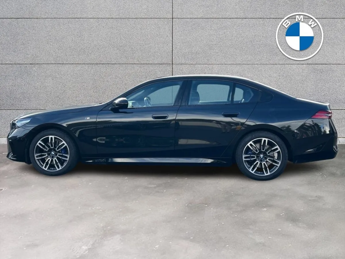 BMW 5 Series 520i M Sport Saloon - Image 3