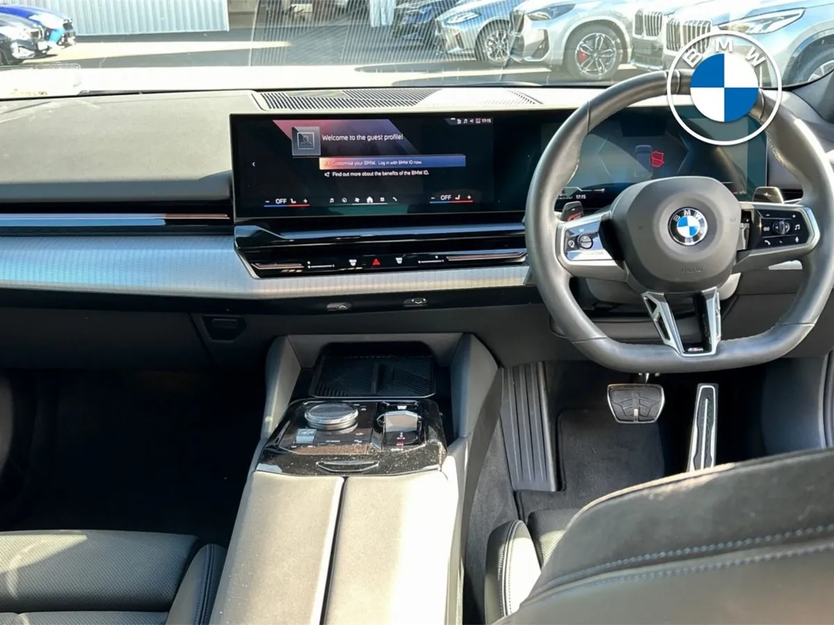 BMW 5 Series 520i M Sport Saloon - Image 4