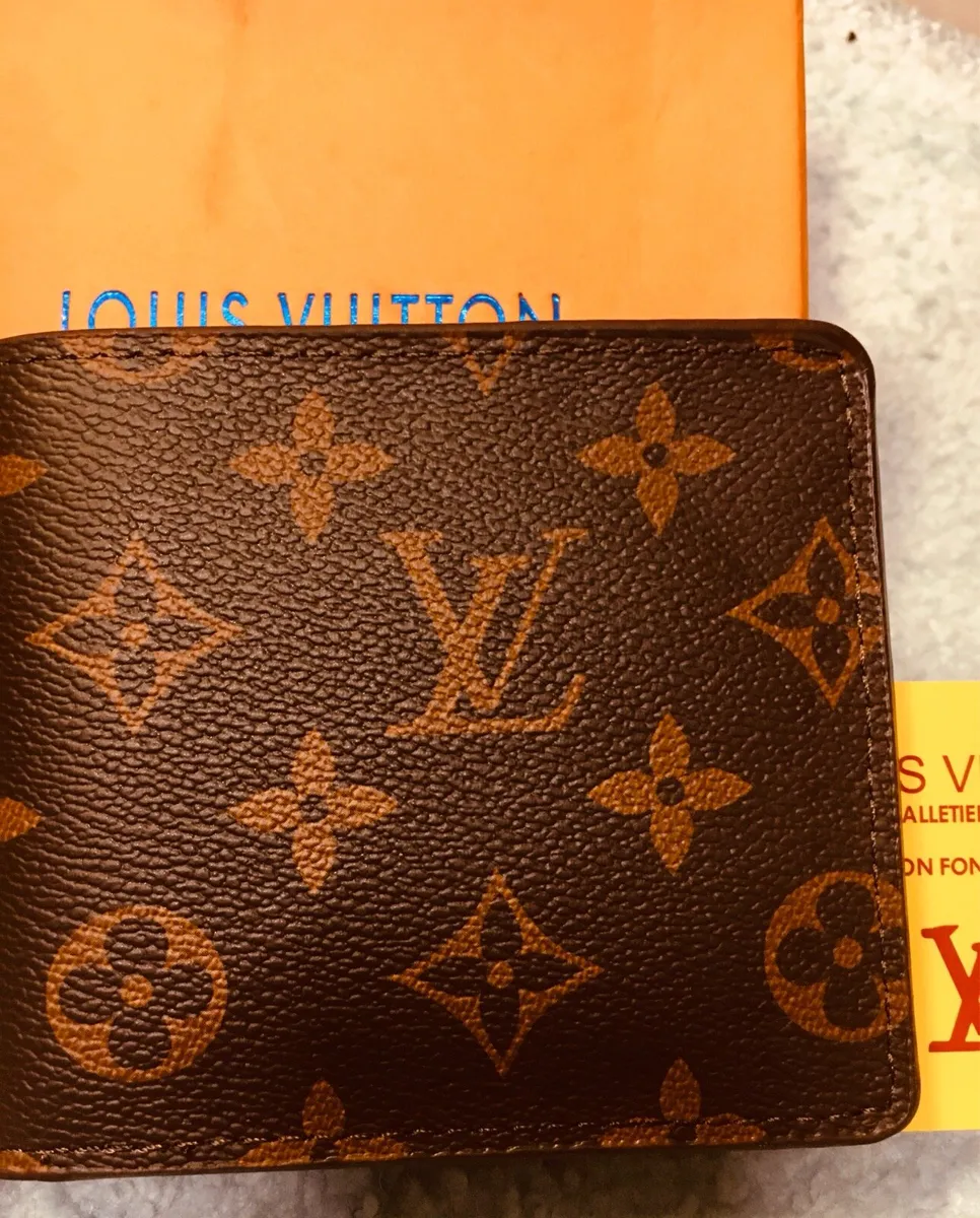 Brand new wallet - Image 1