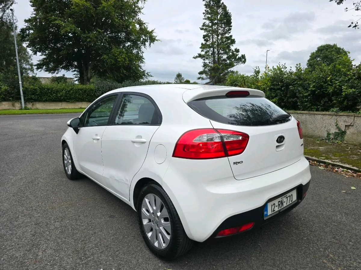 12 KIA RIO 1.4 CRDI Diesel 6 Speed manual - Image 3