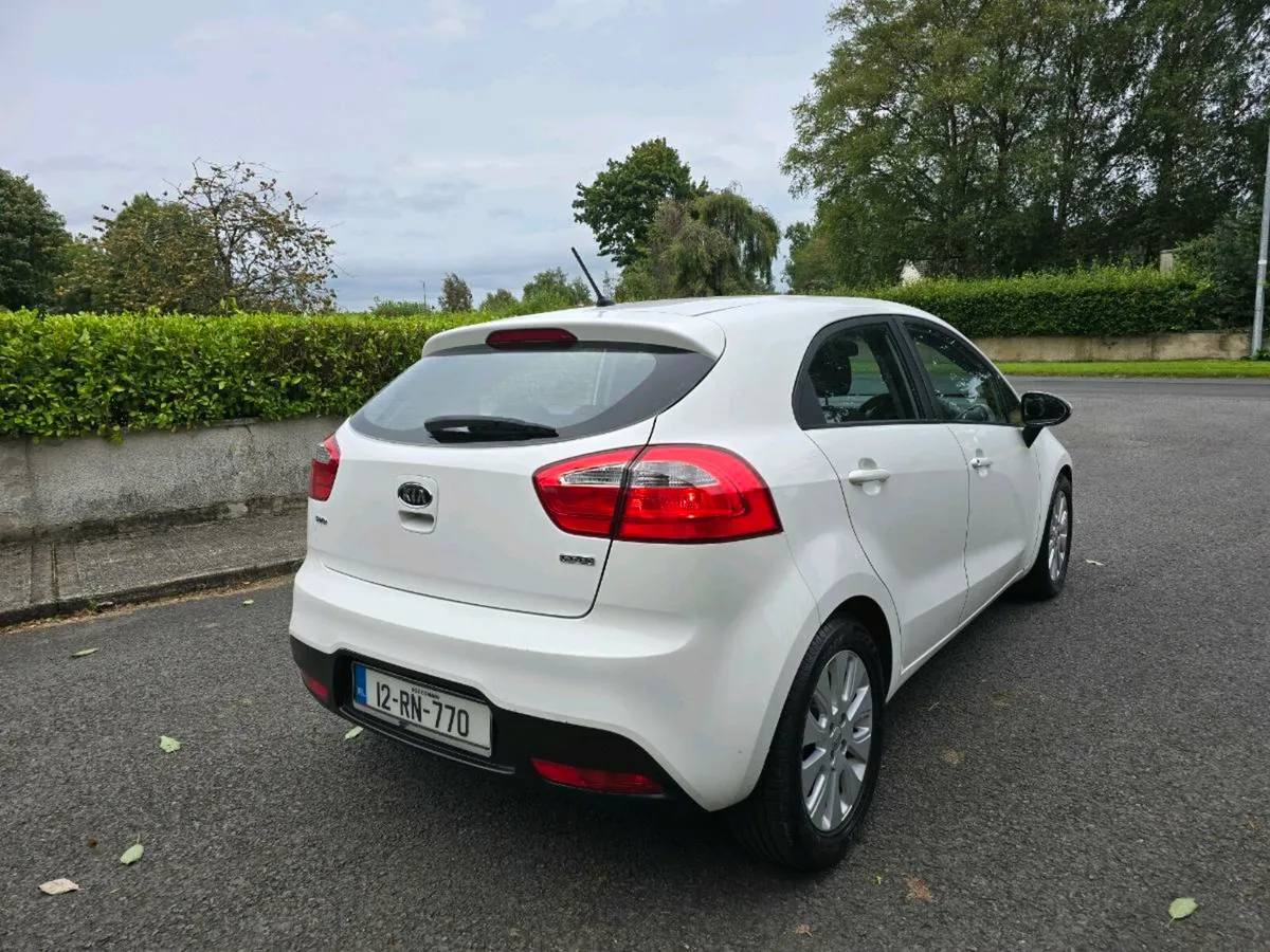12 KIA RIO 1.4 CRDI Diesel 6 Speed manual - Image 4