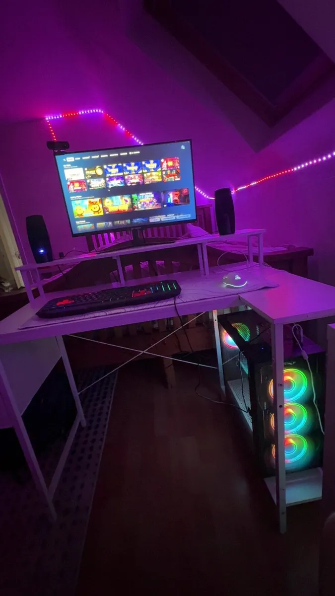 Full gaming setup - Image 1