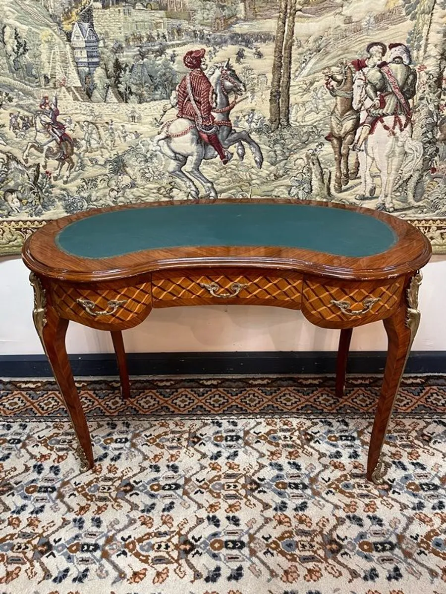 French Kidney Shape Marquetry Inlay Decorated Desk - Image 2
