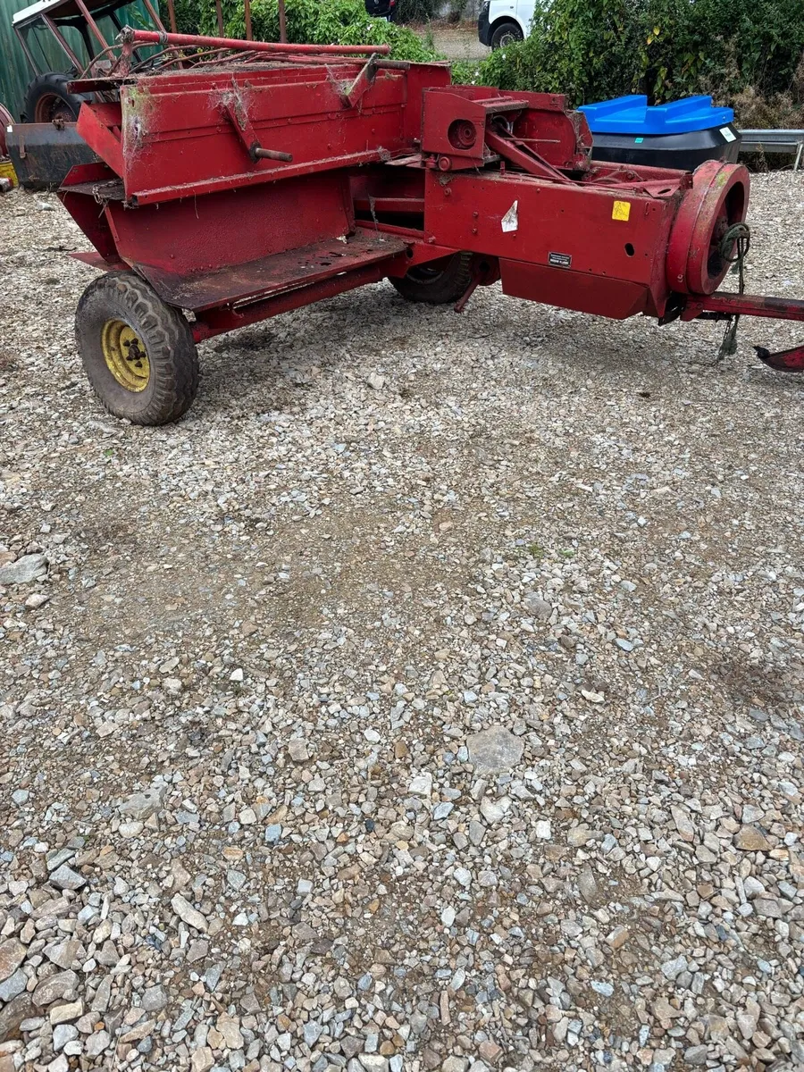 Welger square baler - Image 1