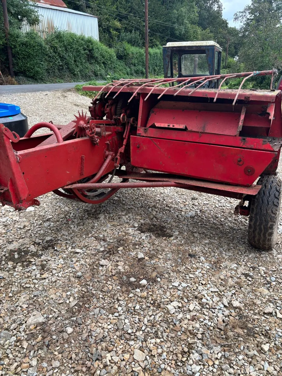 Welger square baler - Image 2
