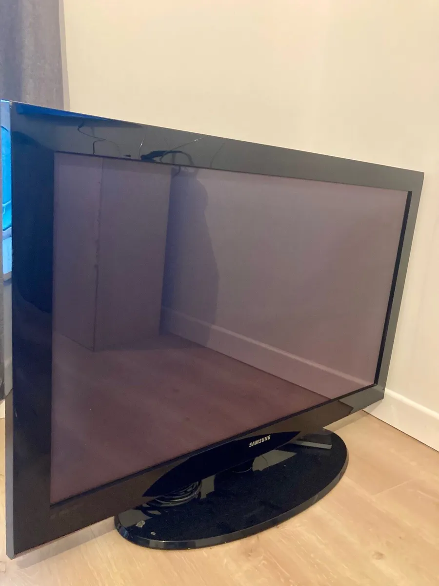 Samsung 42” tv - Image 1