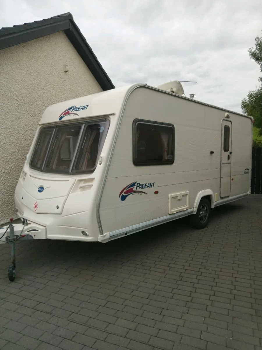 Caravan - Image 1