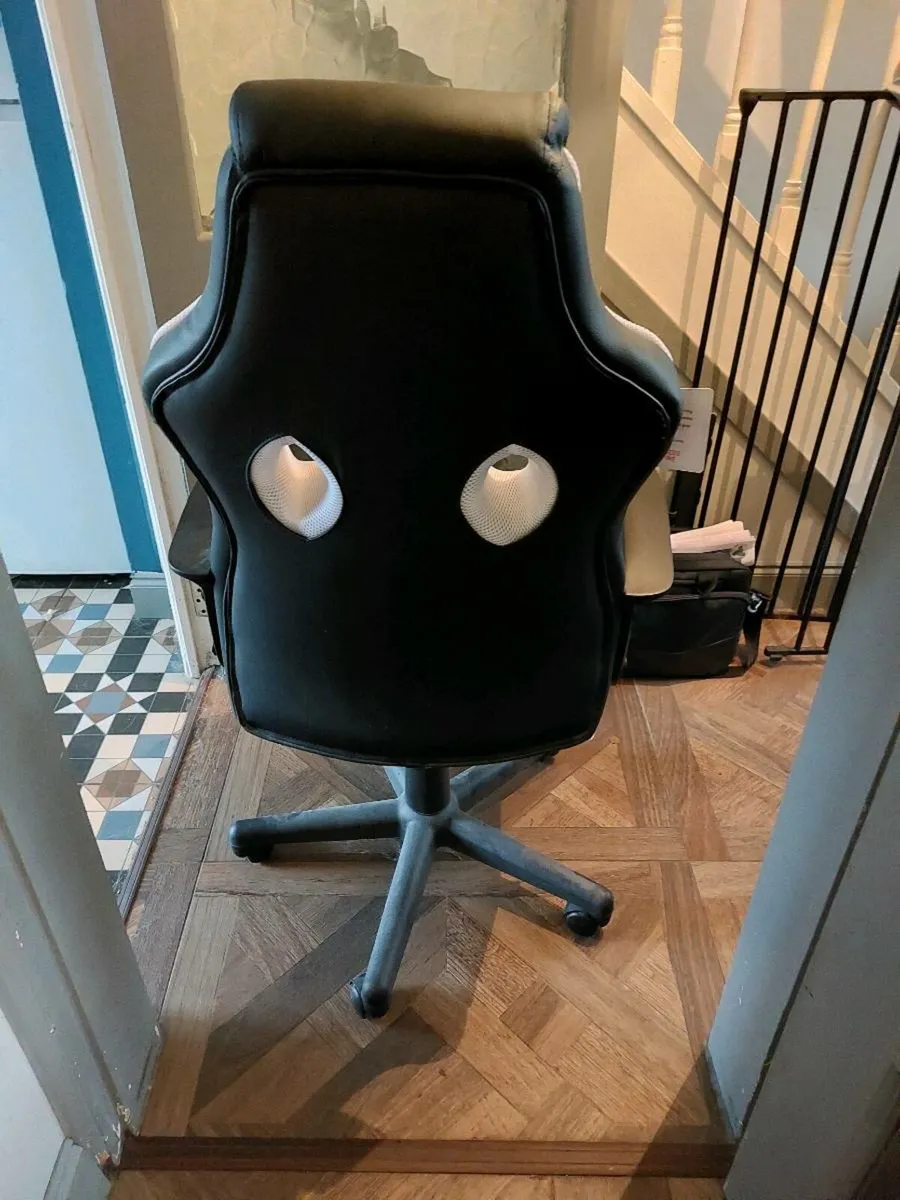 Office/Gaming Chair - Image 1