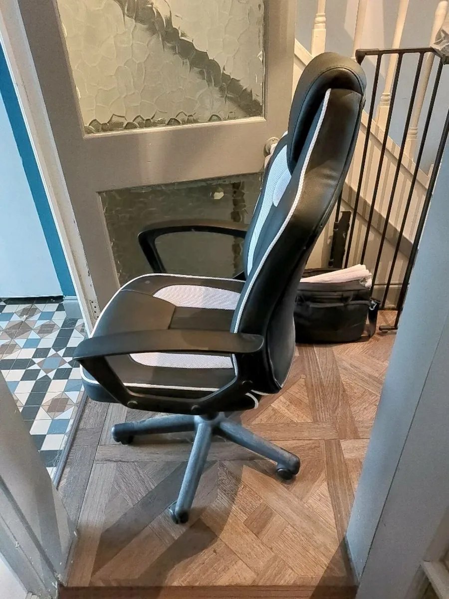 Office/Gaming Chair - Image 2