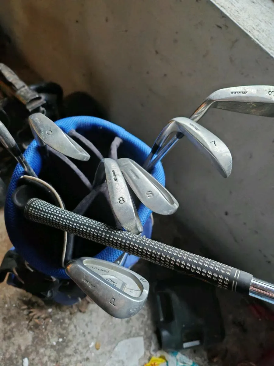 Mizuno Irons and Bag - Image 4