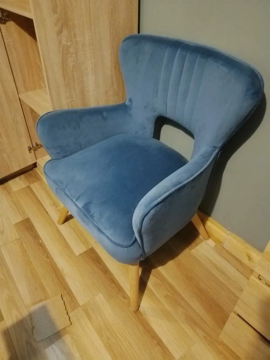 Armchair - Image 1