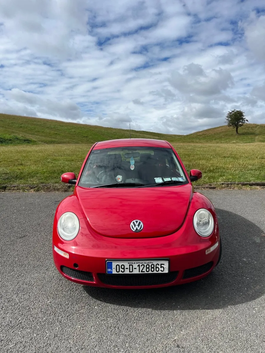 Volkswagen Beetle 2009 - Image 1
