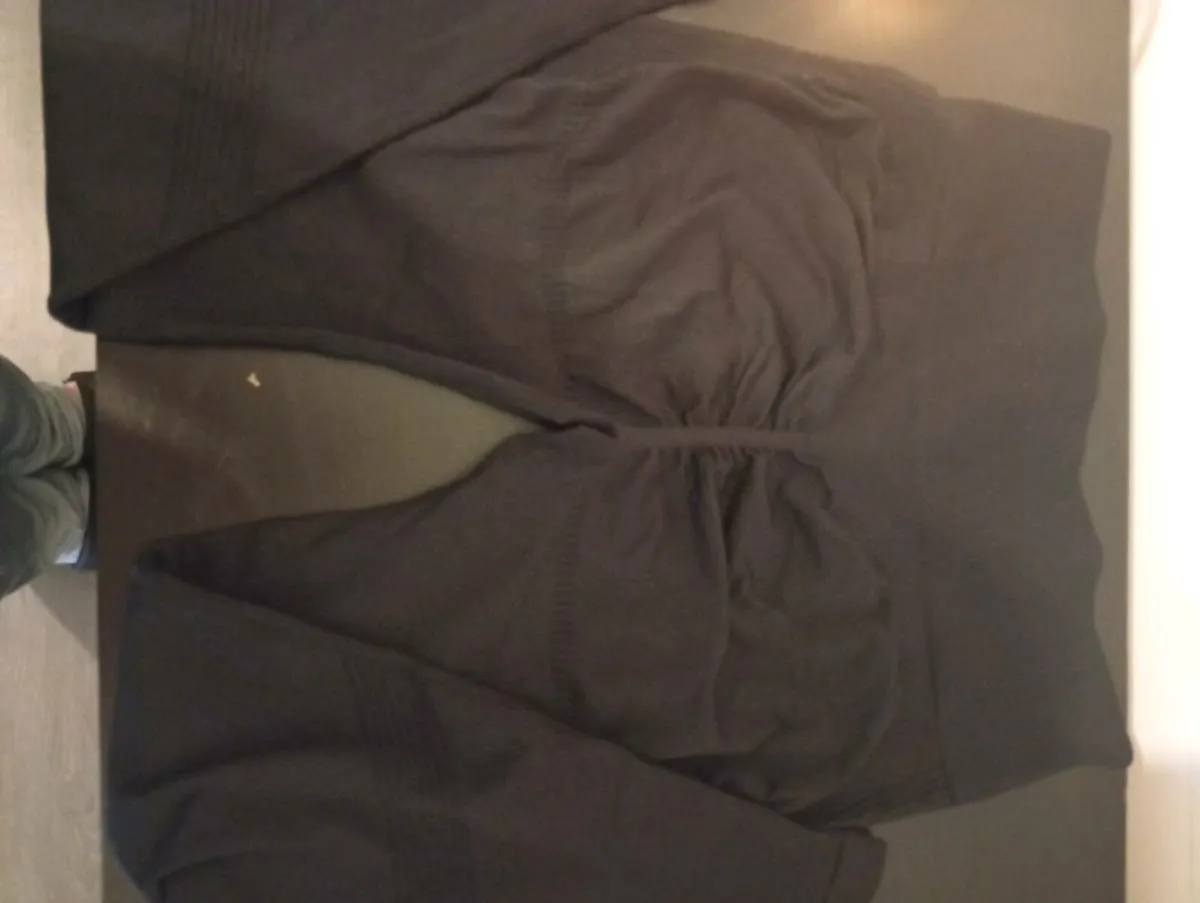 Clothes - Image 4