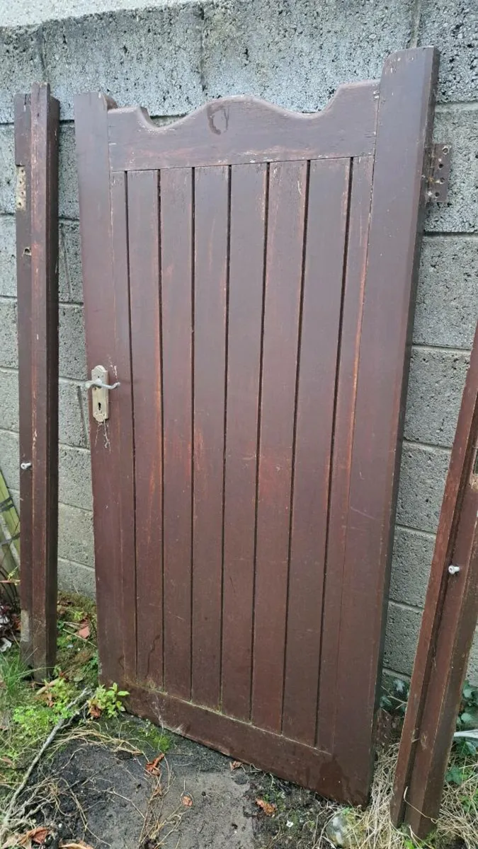 Free Wooden side gate