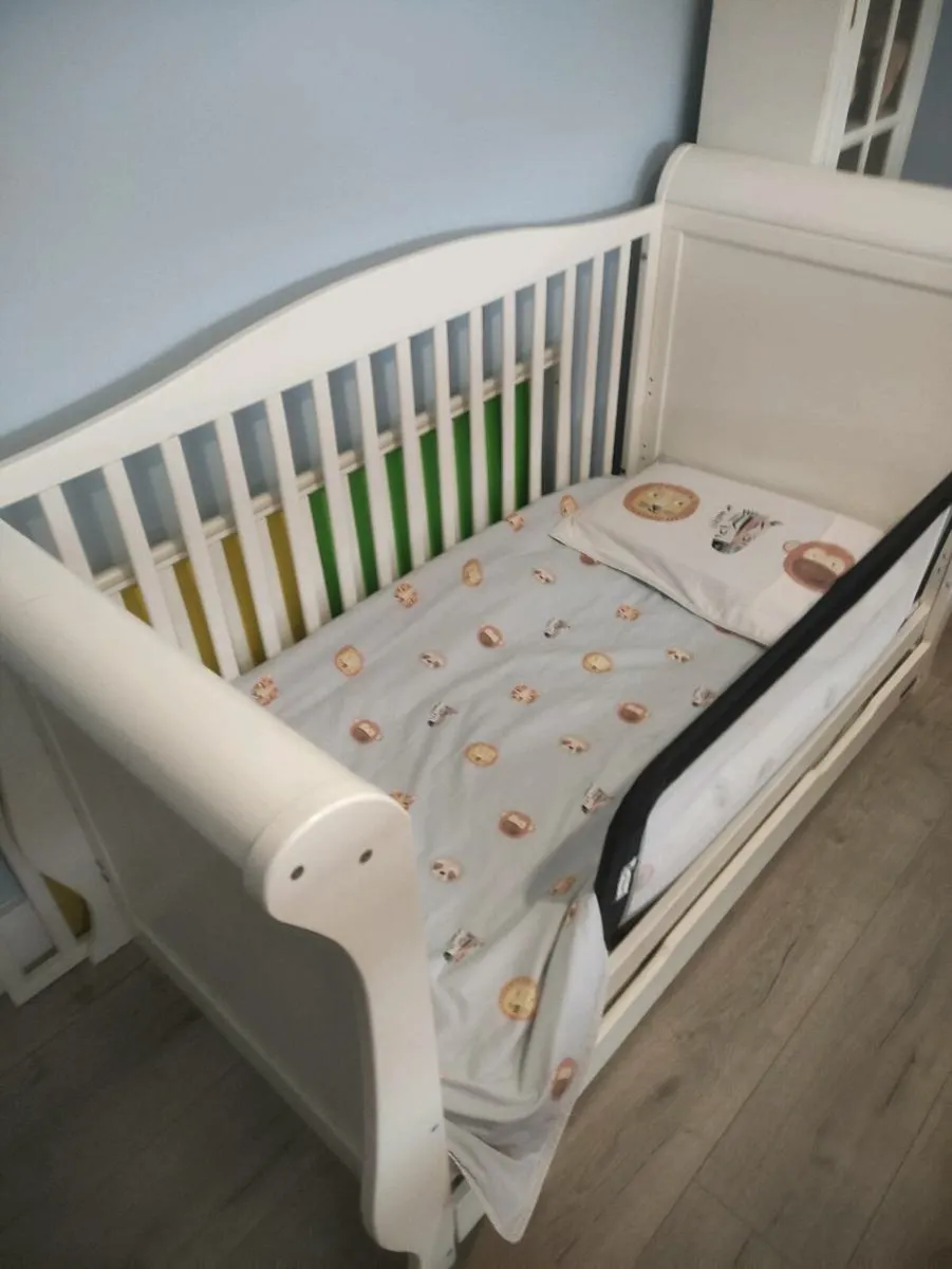 Slay style baby cot - Image 2