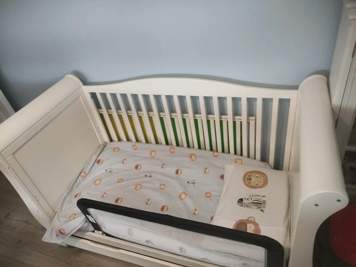 Slay style baby cot - Image 4