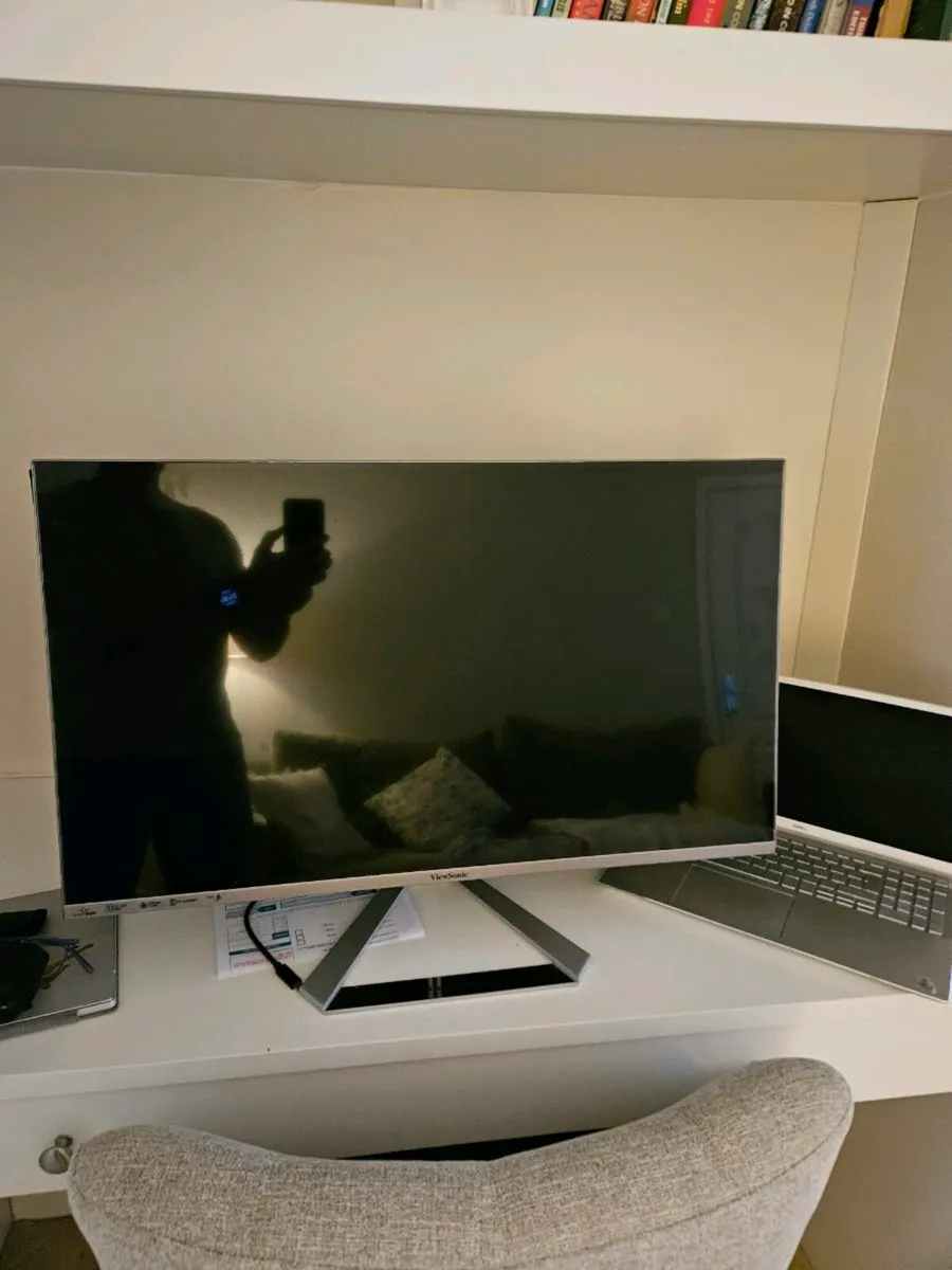 Monitor - Image 1