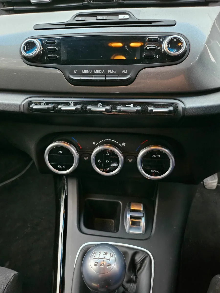 Alfa Romeo Giulietta 2012 - Image 2