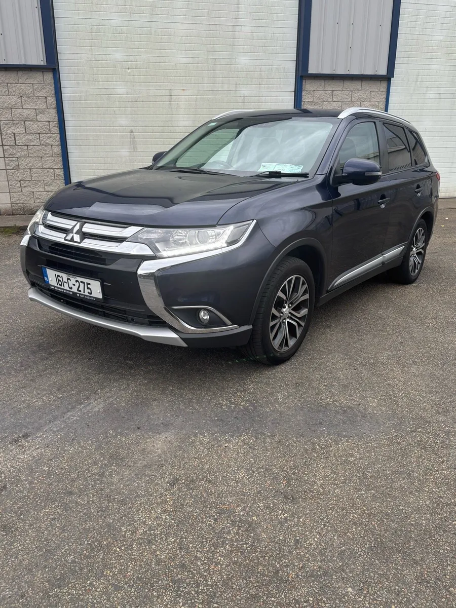 2016 Outlander 7 seater - Image 1