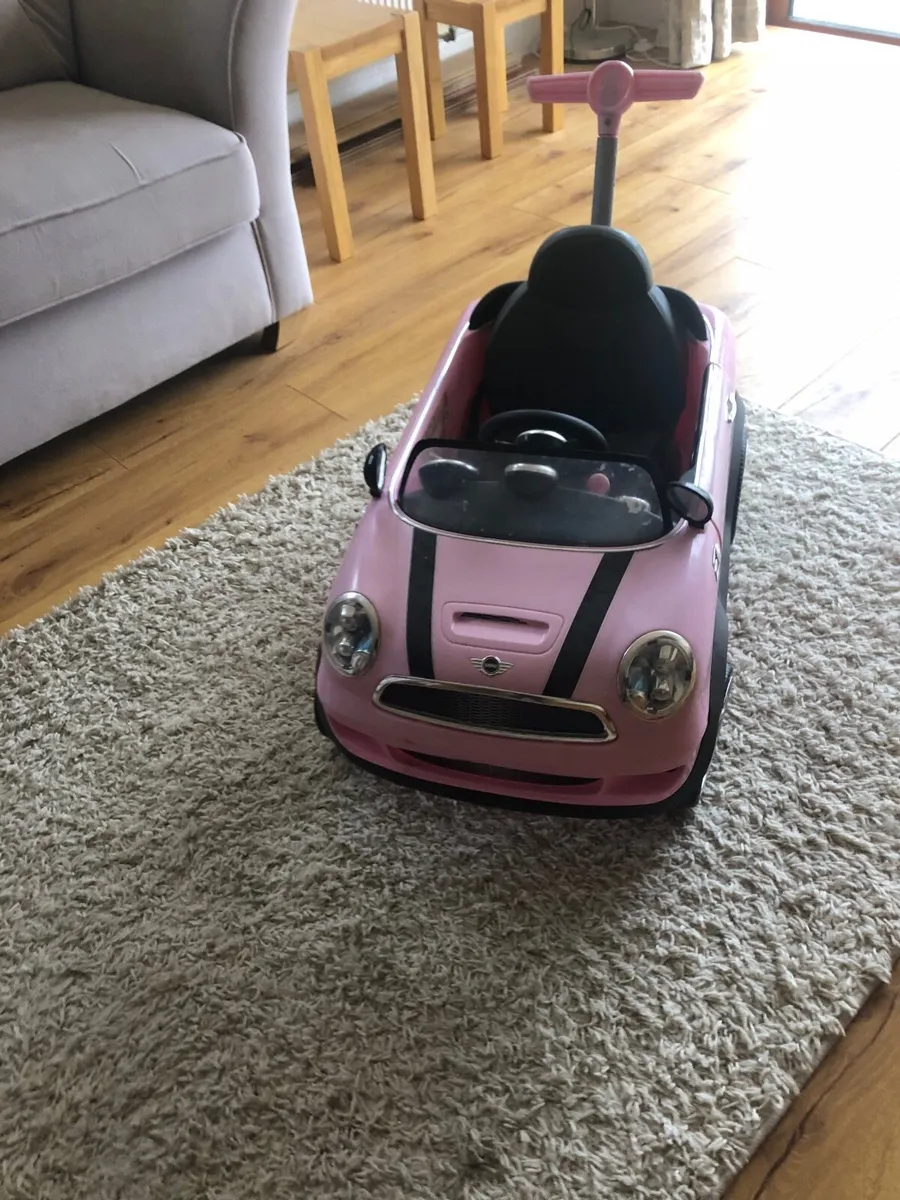 Toy car - Image 1