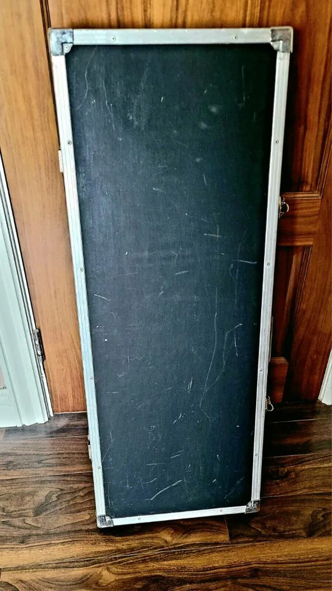 Flight Case for Electric Guitar - Image 1