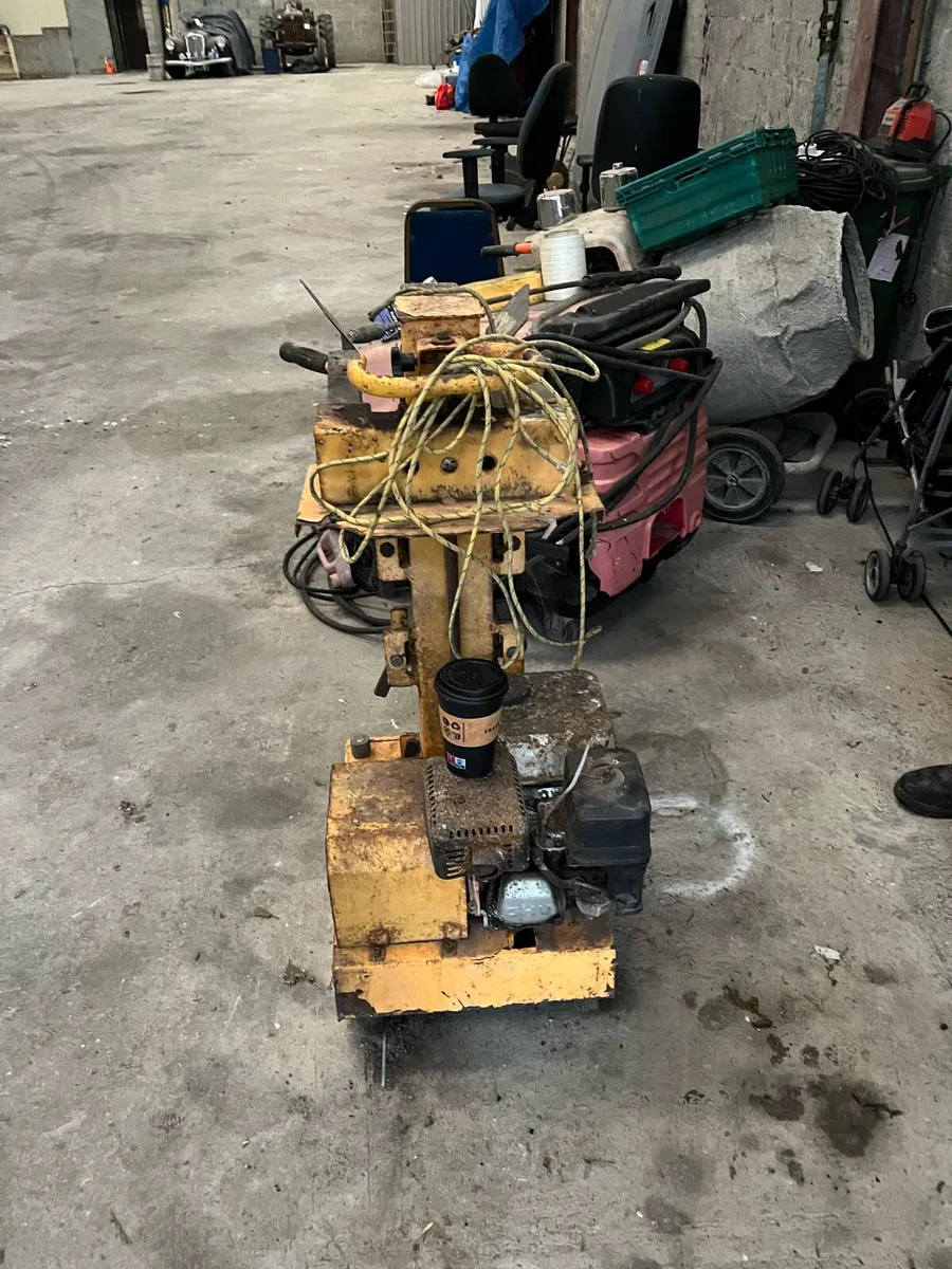 Log splitter - Image 1