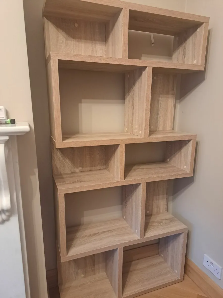 Media storage and bookshelf - Image 1