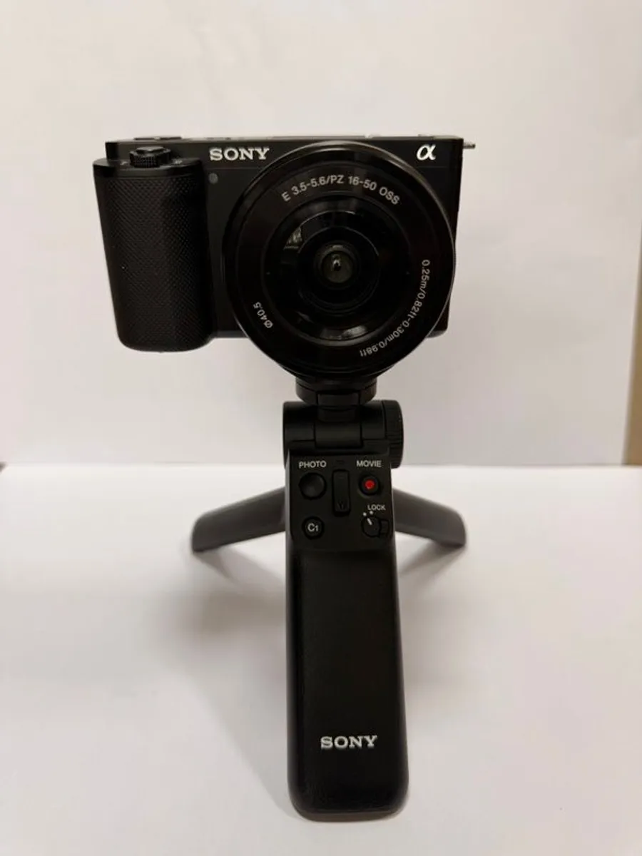 NEW Sony ZV-E10 with 16-50mm lens Vlog Camera with 14 month original Sony  WARRANTY - Image 3