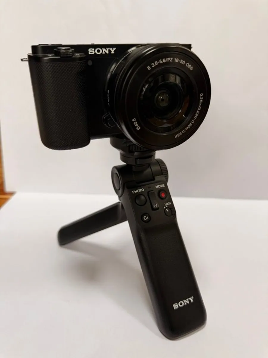 NEW Sony ZV-E10 with 16-50mm lens Vlog Camera with 14 month original Sony  WARRANTY - Image 4