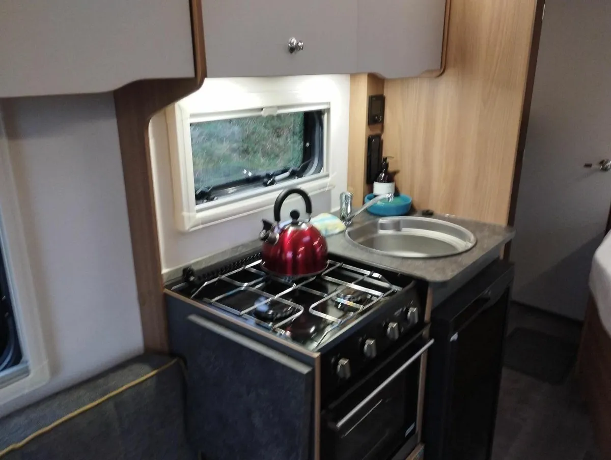 Caravan - Image 2