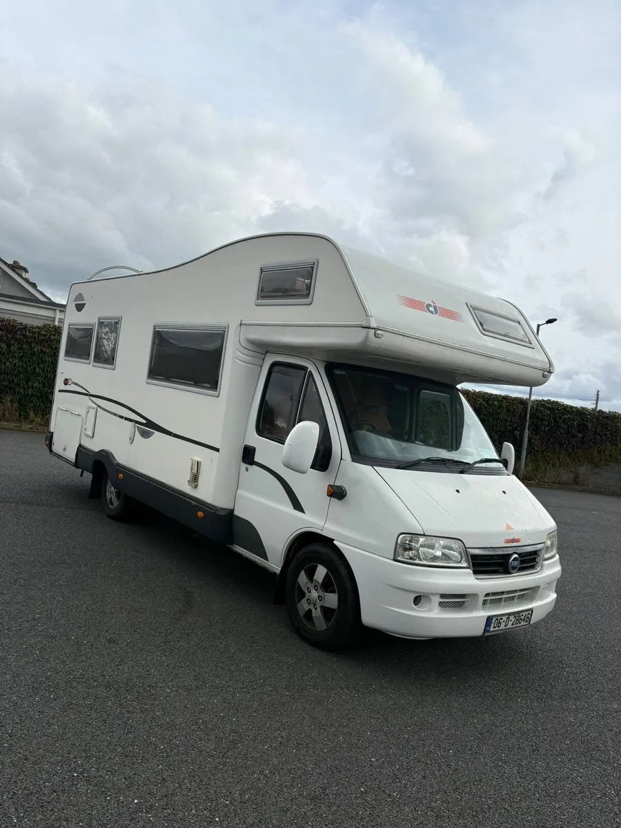 Camper van - Image 1