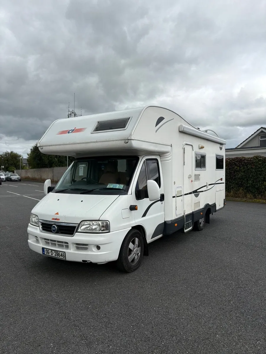 Camper van - Image 2