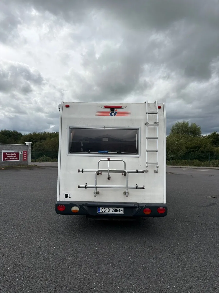 Camper van - Image 3