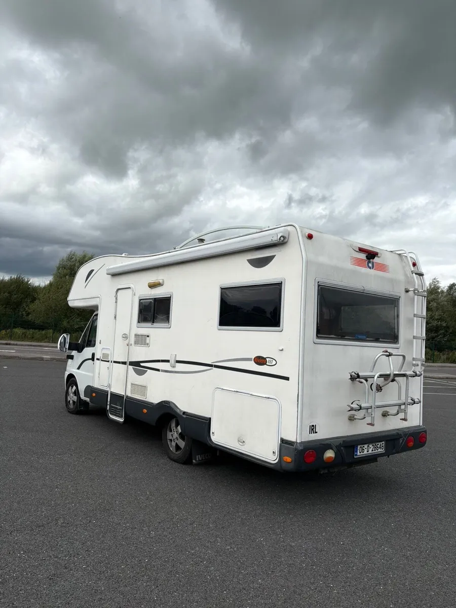 Camper van - Image 4
