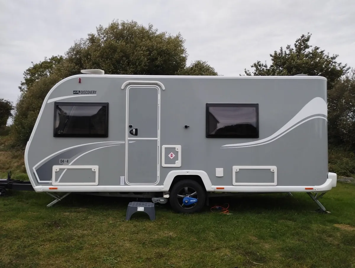 Caravan - Image 1