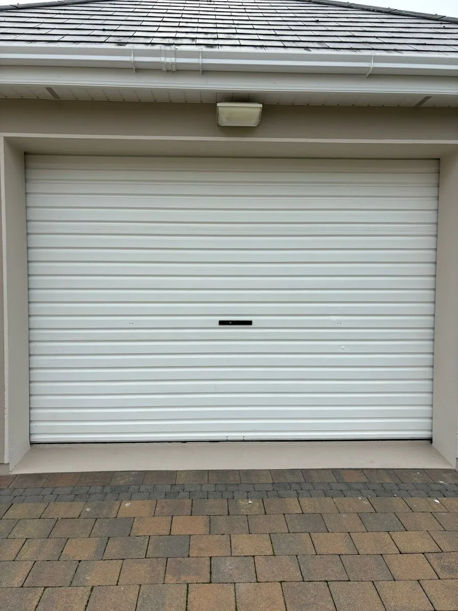 Garage roller door - Image 1