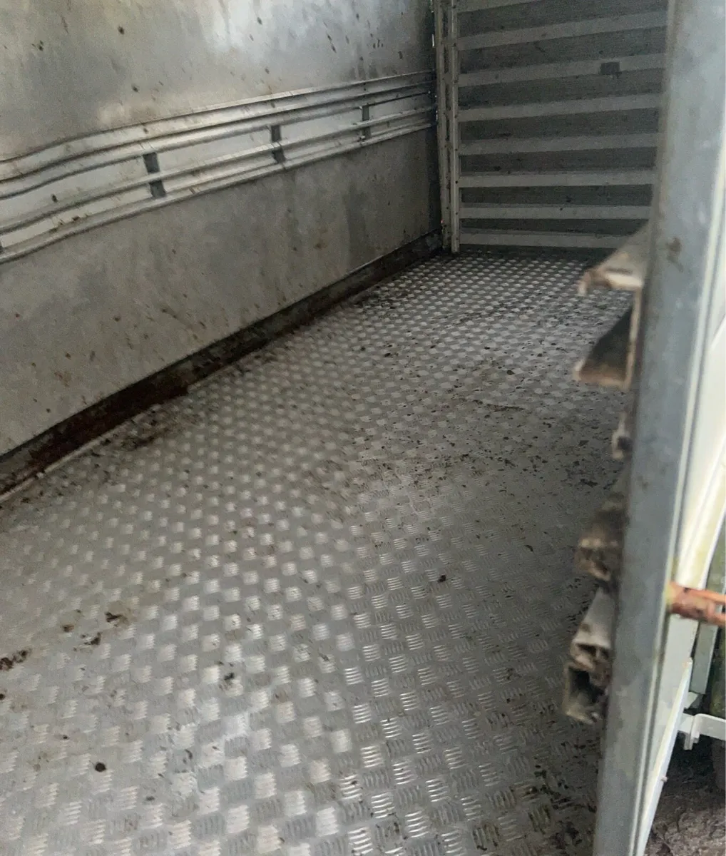 Cattle Trailer - Image 4