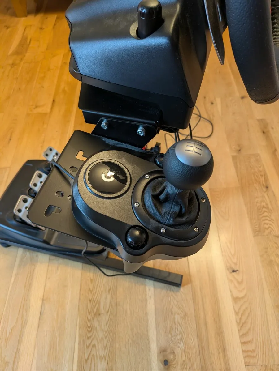 Logitech G29 Driving Force - Image 3