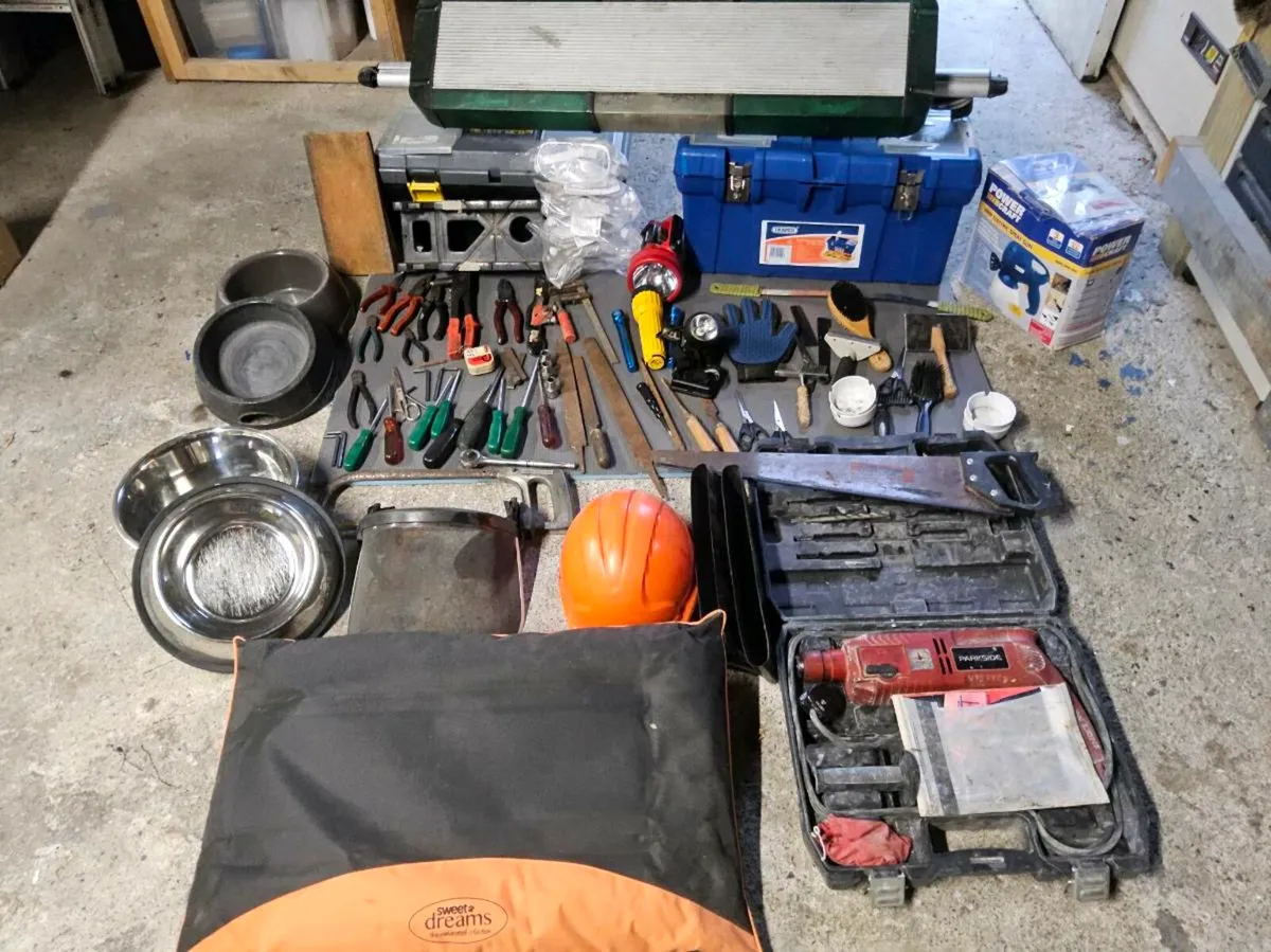 Car boot sale - Image 3
